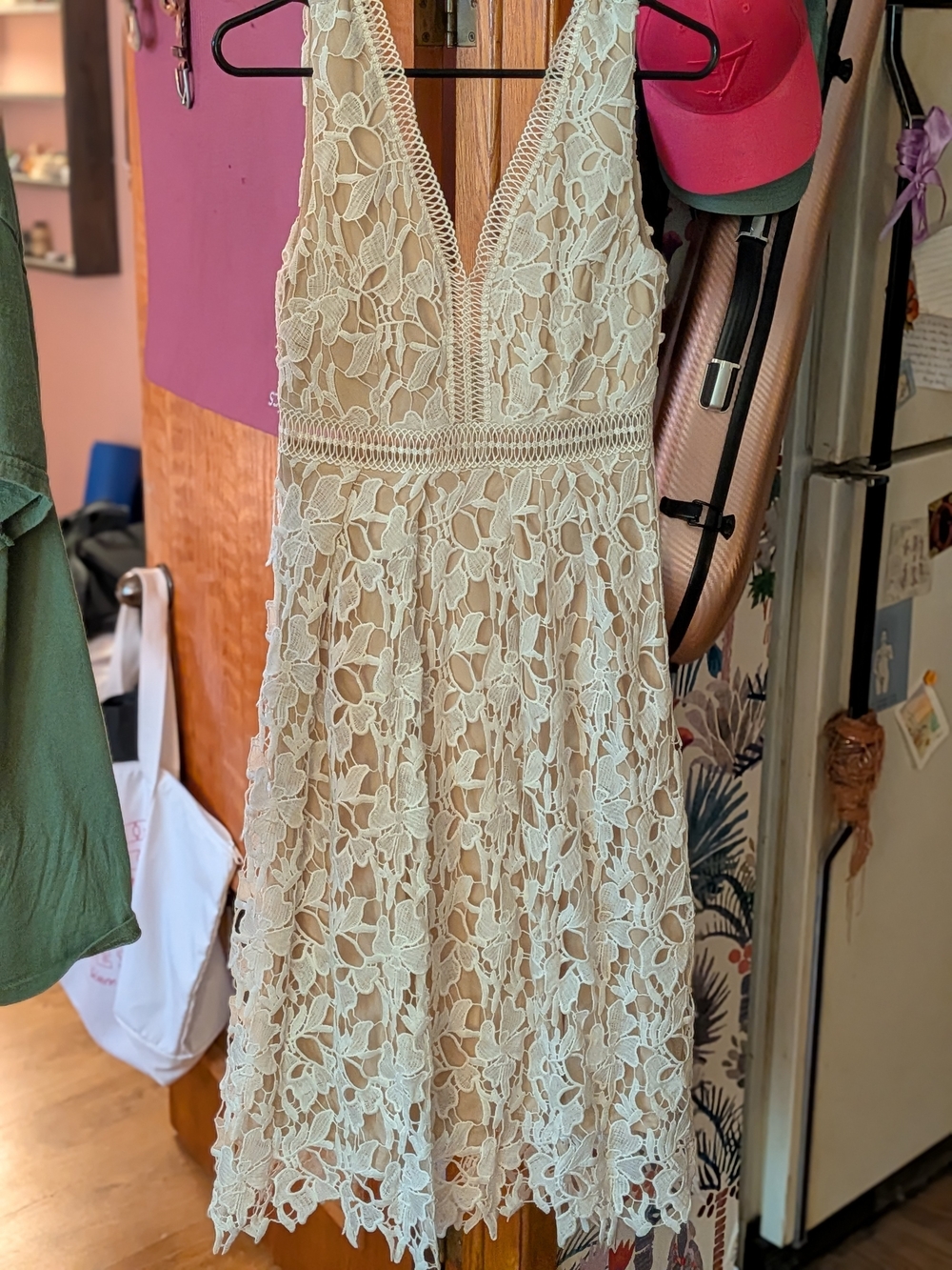 Romeo & Juliet Couture Cream Floral Lace Midi Dress